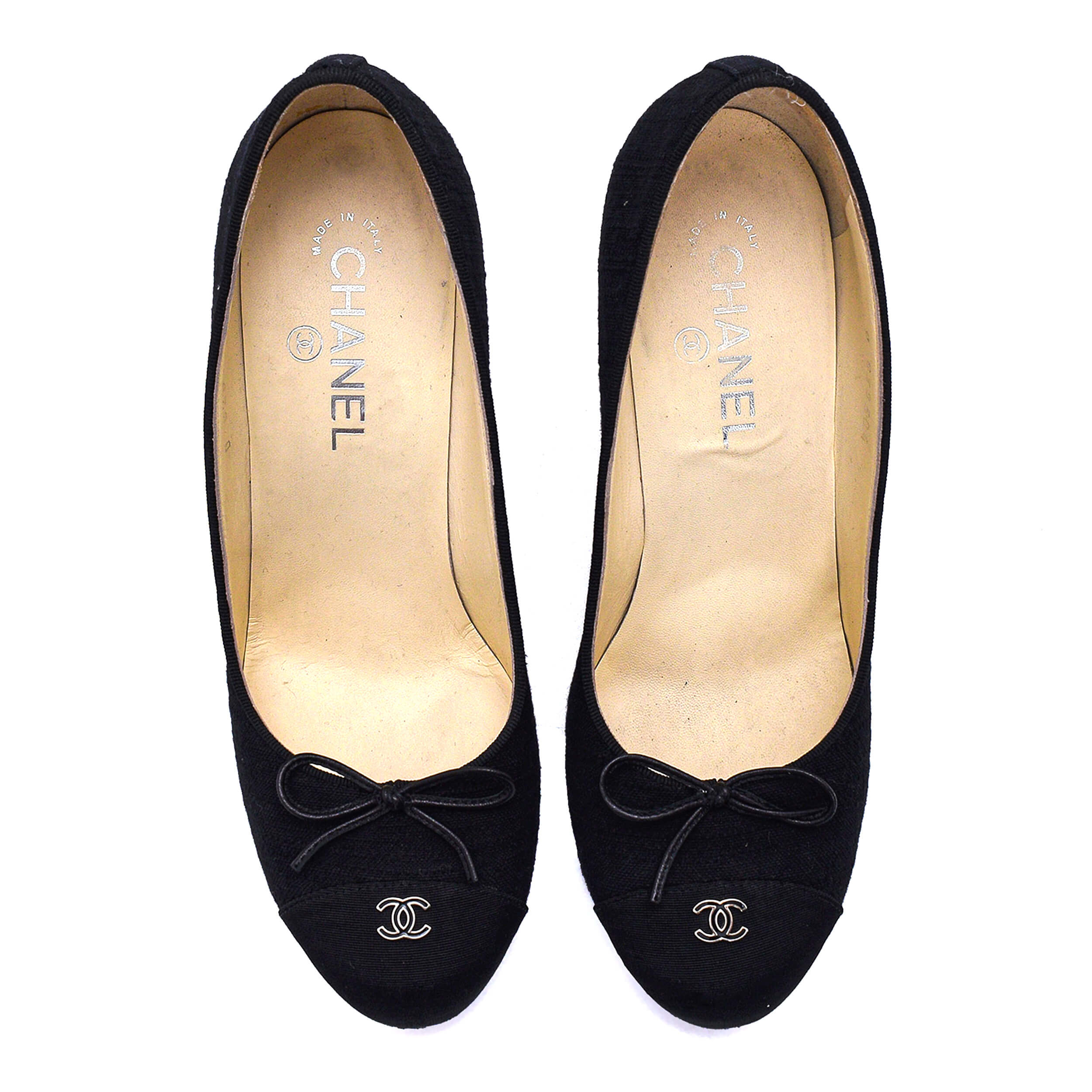 Chanel - Black Fabric CC Ribbon Pumps